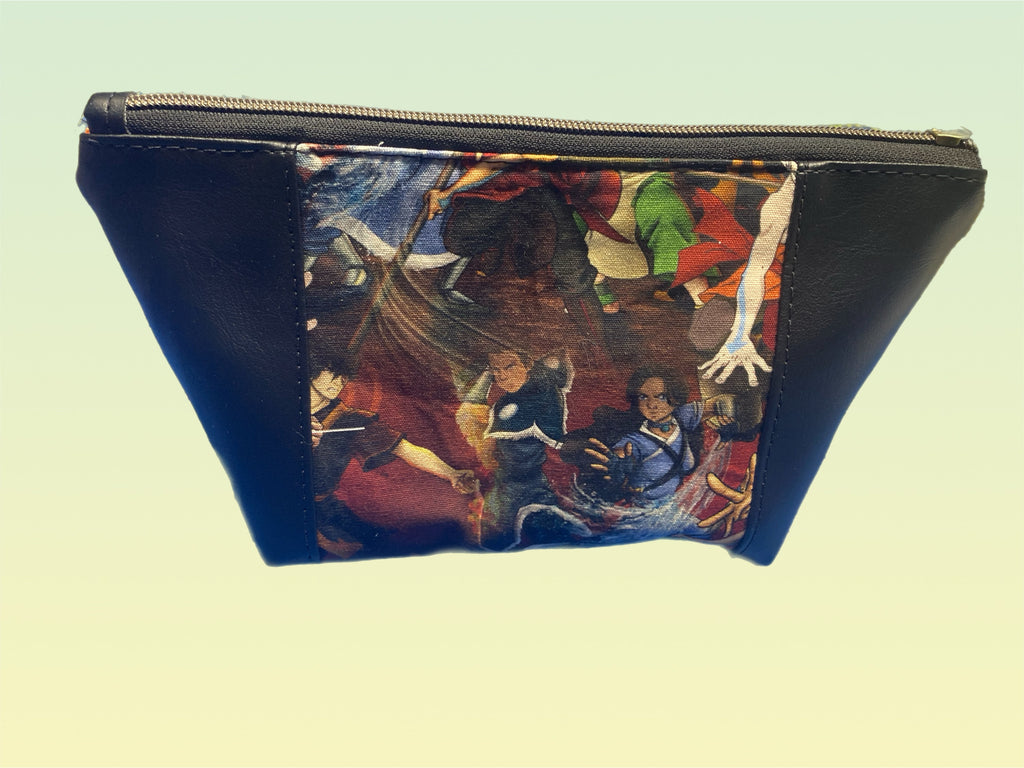 Zippered pouch av