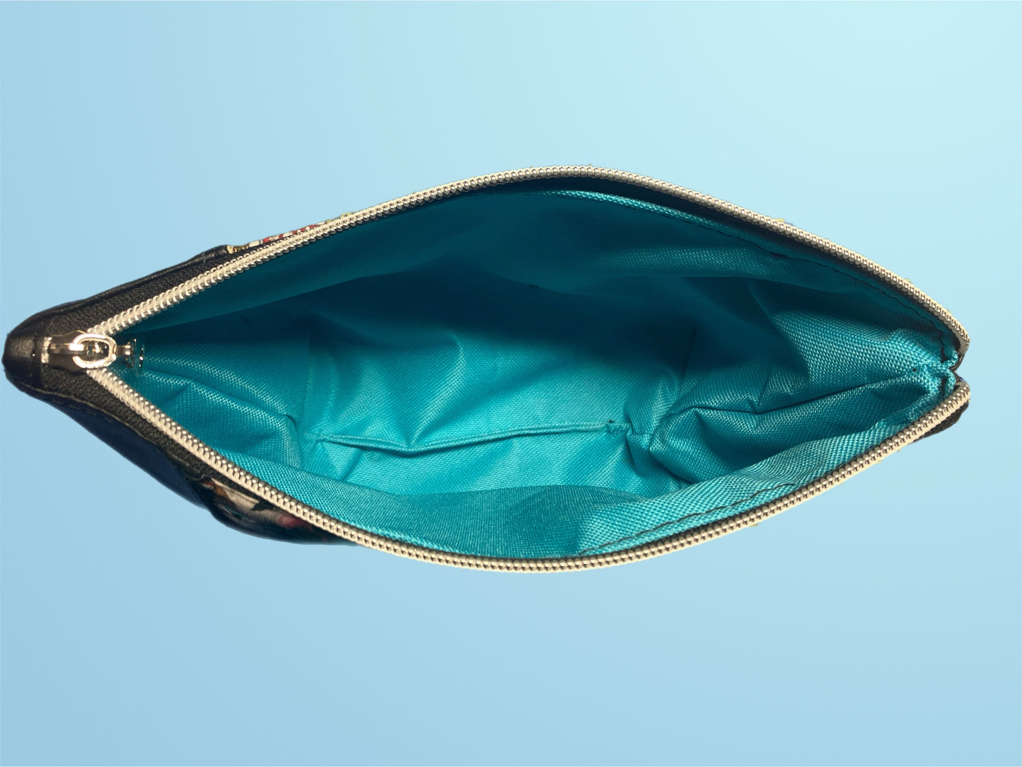 Zippered pouch op